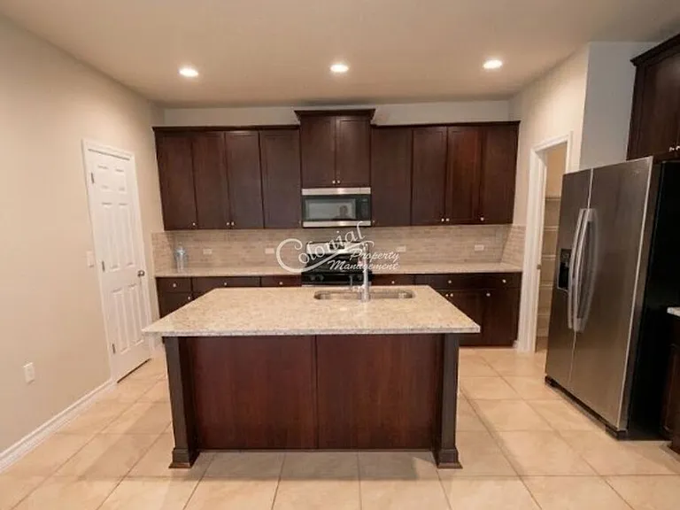 1806 Los Olivios Way — Photo 4