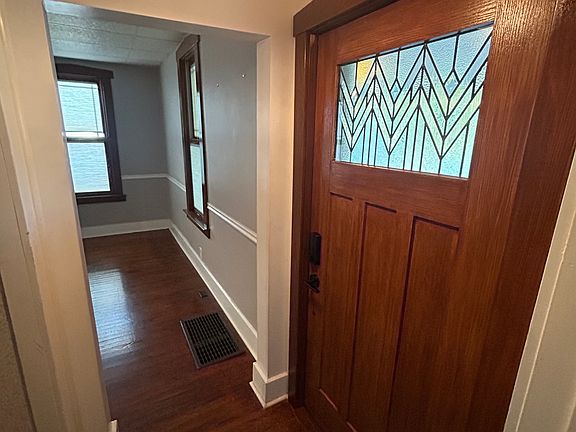 3rd image of 2231 Hampshire St