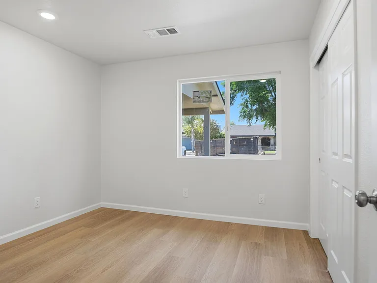 1611 Grapevine Dr — Photo 15