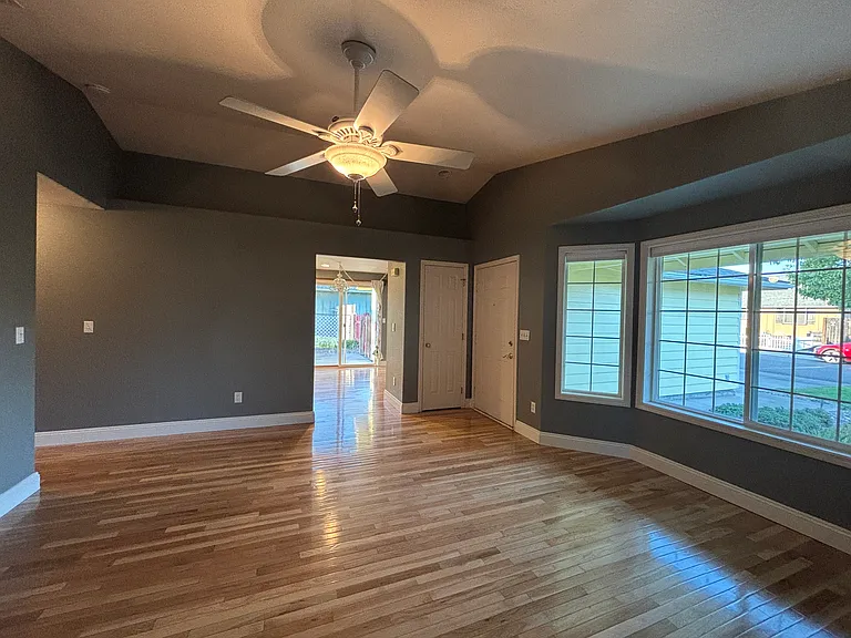 5416 Koufax Ln — Photo 6