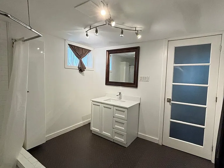73 Farmbrook Rd #BASEMENT — Photo 20