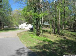 429 Deaton Rd, Laceys Spring, AL 35754