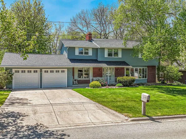 3258 Peterson Rd, Green Bay, WI 54311