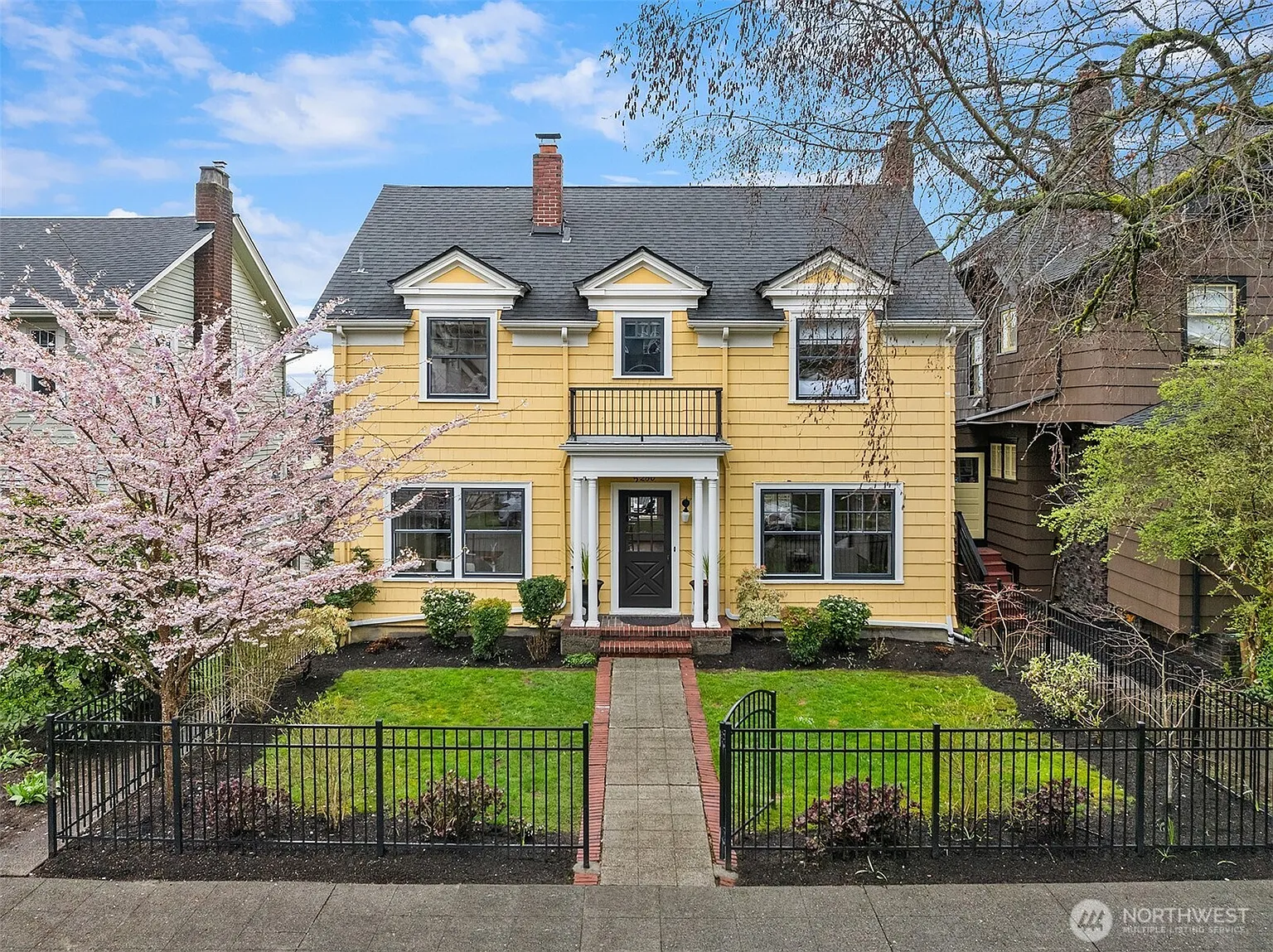 5260 18th Avenue NE photo 1