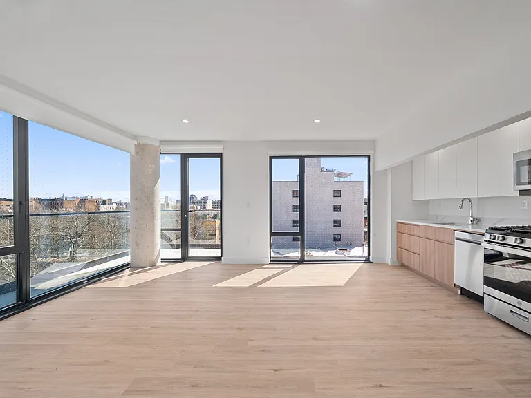 25-16 37th Ave #5D — Photo 3