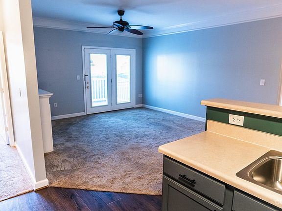 4th image of 10724 Hill Point Ct