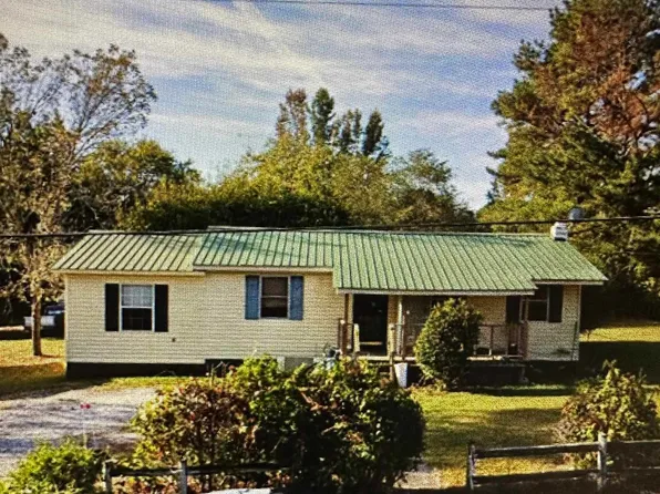 1880 Elm Ln, Russellville, AL 35654