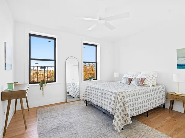 418 Saint John's Place image 6 of 10