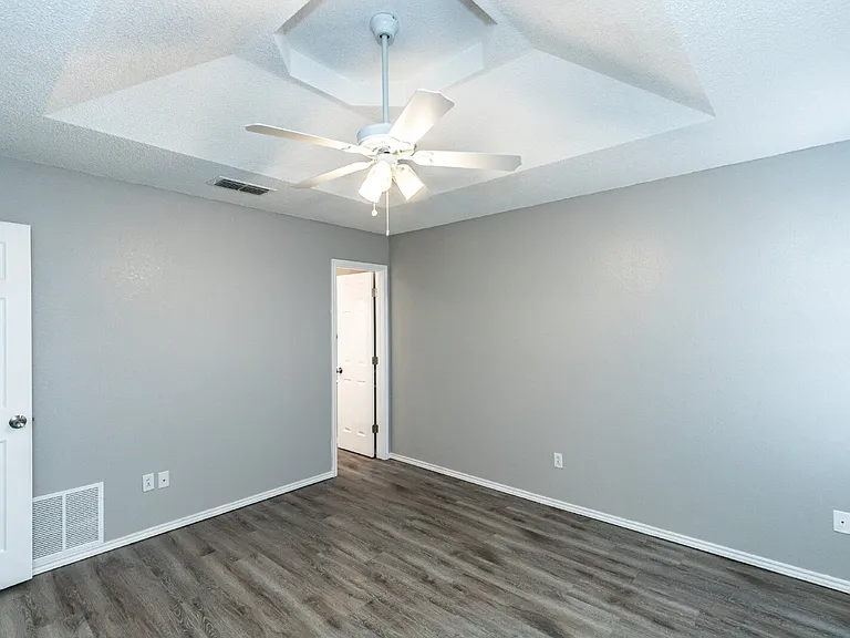 2204 94th St — Photo 20