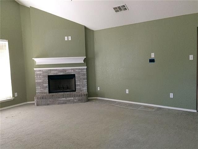 2nd image of 900 Sheila Dr