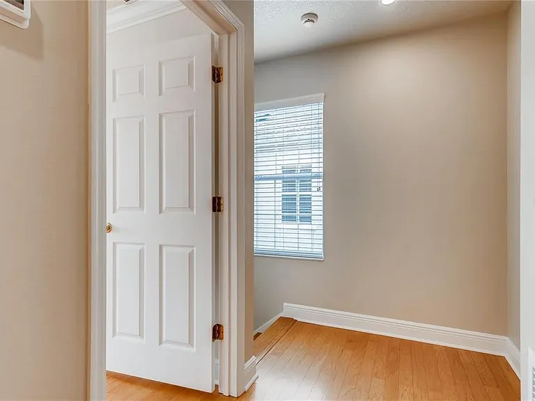 730 Oak Shadows Rd — Photo 8