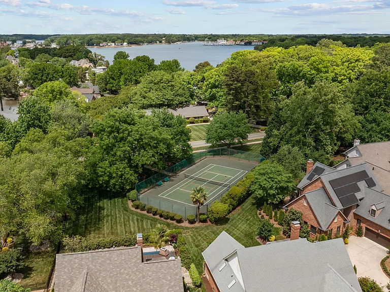7322 Swansea Ln — Photo 38