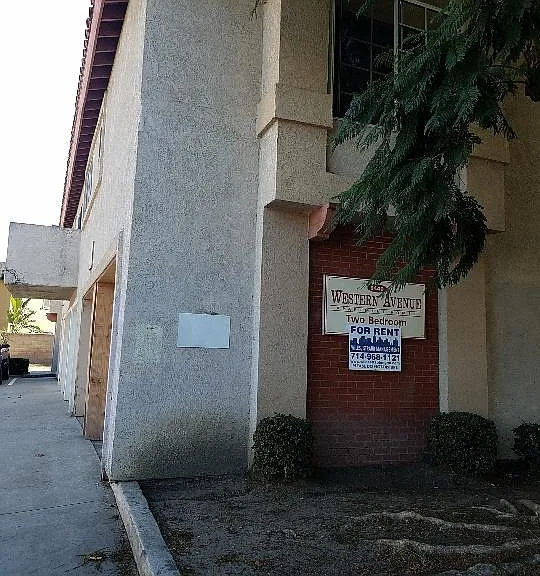 Side garage, parking,