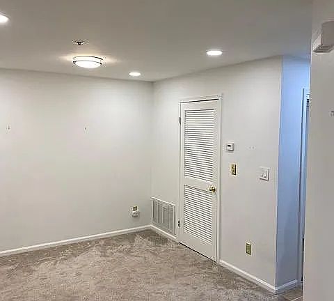 3rd image of 628 Waterford Dr