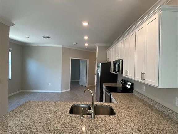 5th image of 4243 Lemongrass Dr