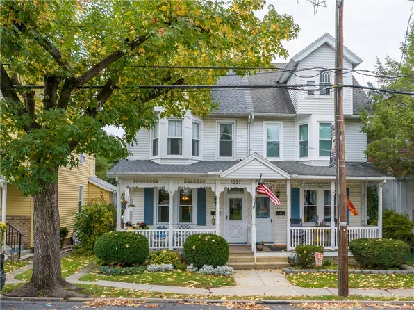 607 Howertown Rd, Catasauqua, PA 18032