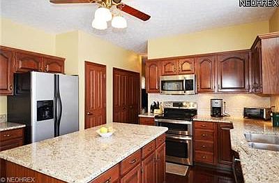 3rd image of 578 Arborside Ln