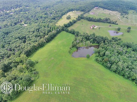 3rd image of 76 Deer Field Ln