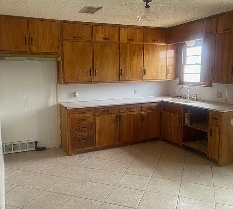 2nd image of 1417 E Crescent Dr