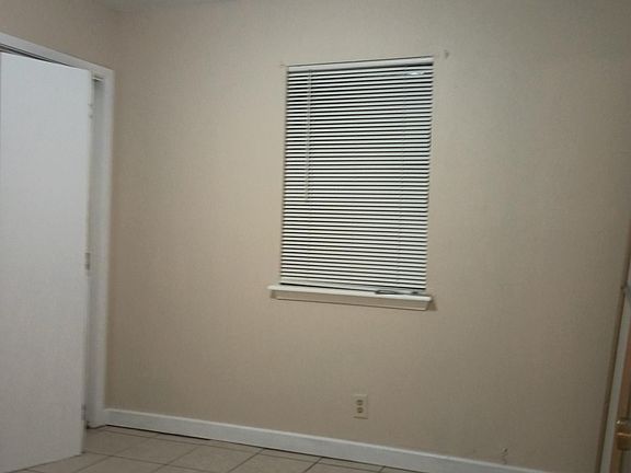 large bedrooms, large closets