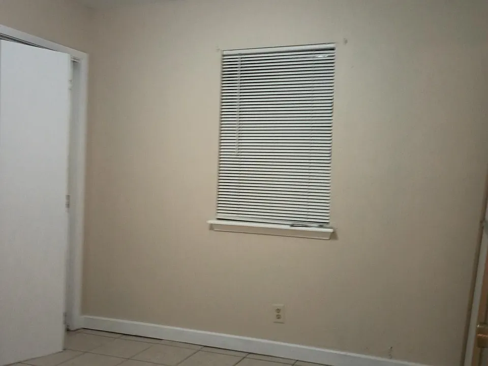 large bedrooms, large closets