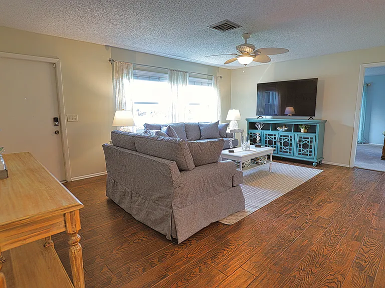 4215 Pandora Rd — Photo 6
