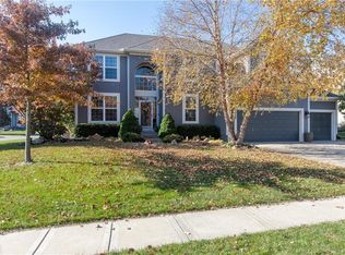 6028 Longview St, Shawnee, KS 66218