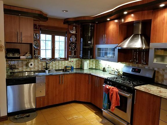 4th image of 2914 Gerritsen Ave