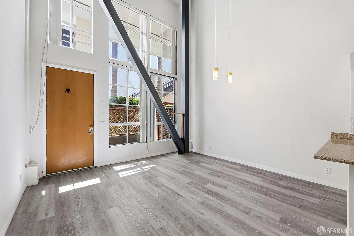 2 bed, 1.0 bath, 1229 sqft, $6,700 — Photo 3