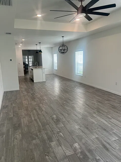 3 bed, 1938 sqft, $2,150 — Photo 4