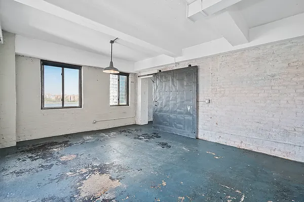 Sold by Avenue Sotheby's International Realty | media 8
