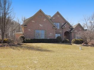 41W230 Saddlebrook Dr, St Charles, IL 60175