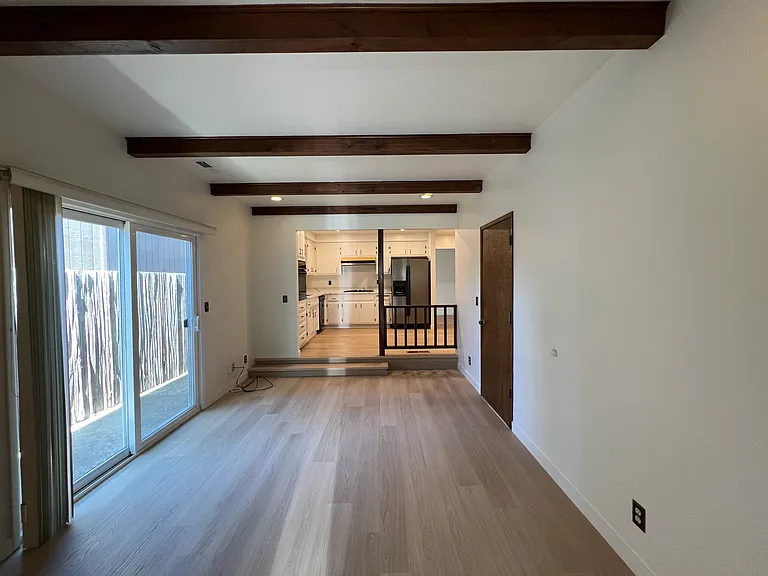 701 Bay St — Photo 18
