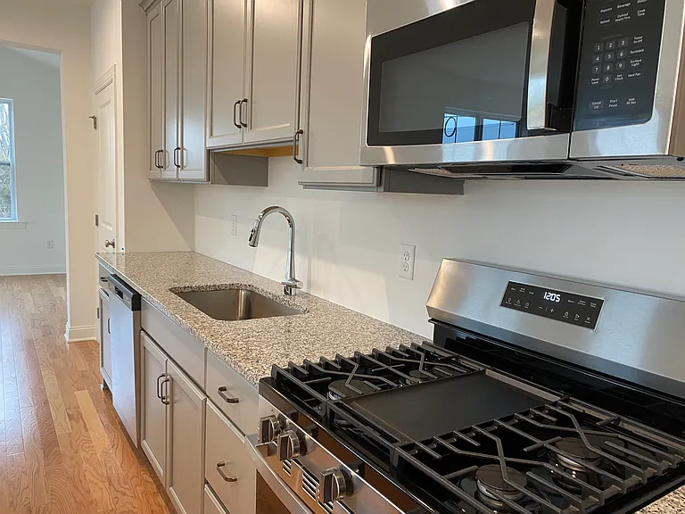111 Ironwood Dr — Photo 1