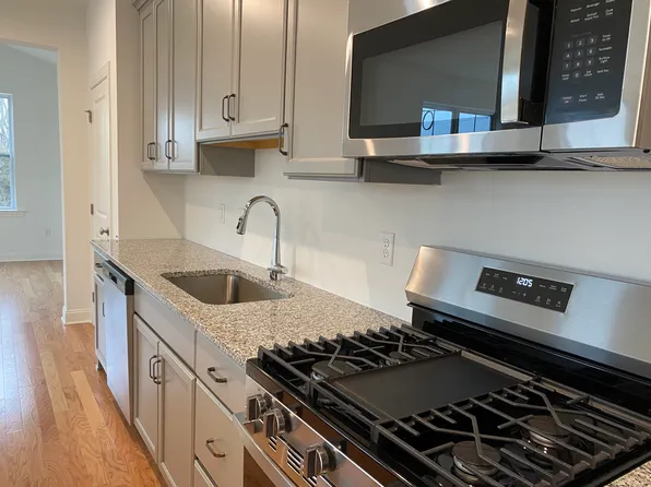 111 Ironwood Dr, Royersford, PA 19468