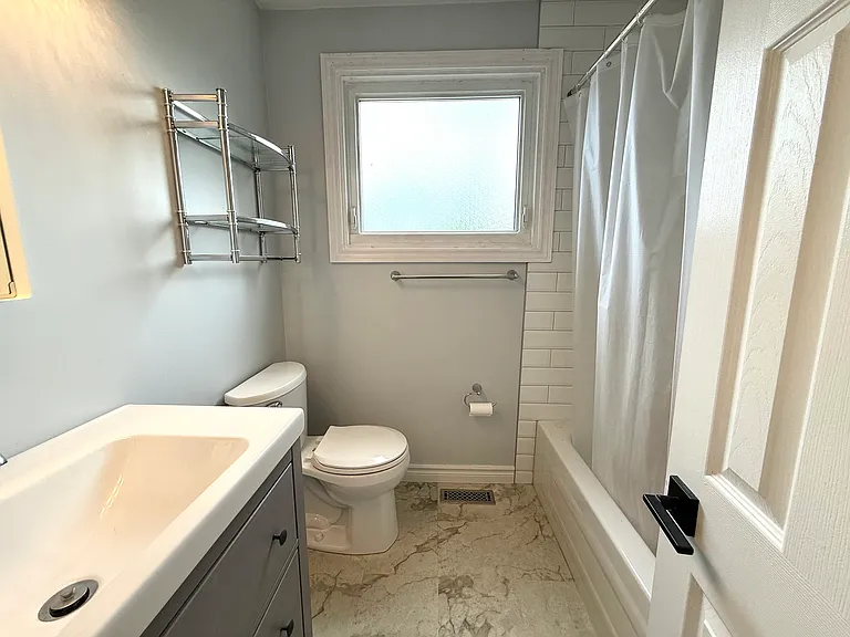 252 Scott St — Photo 9