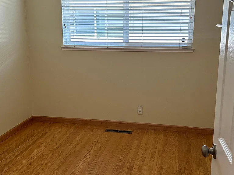 2046 Anthony Dr — Photo 14