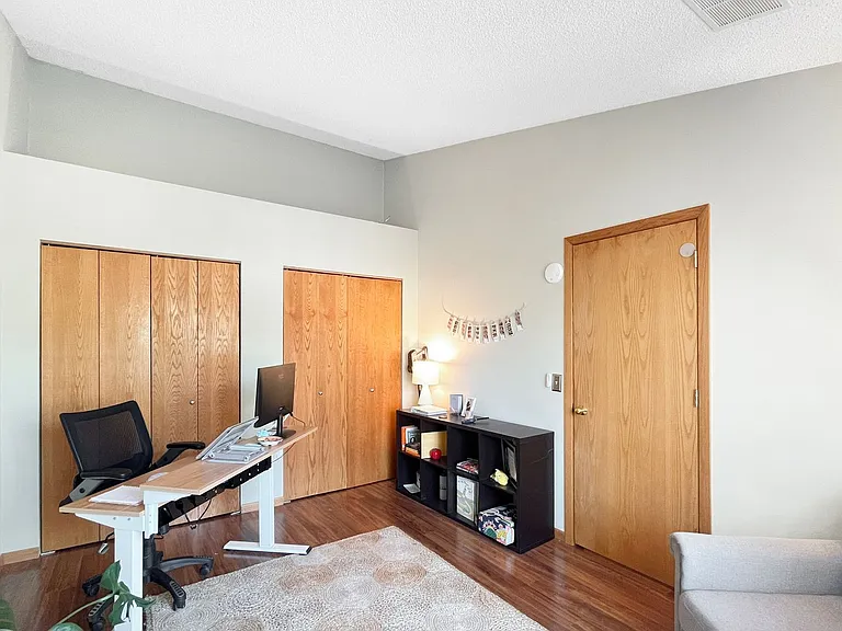 2040 Shenandoah Ct #G — Photo 15
