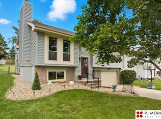13708 Lillian St, Omaha, NE 68138