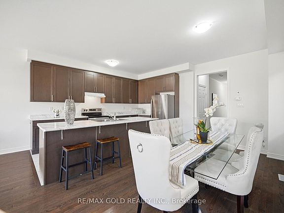 3rd image of 145 Adventura Rd