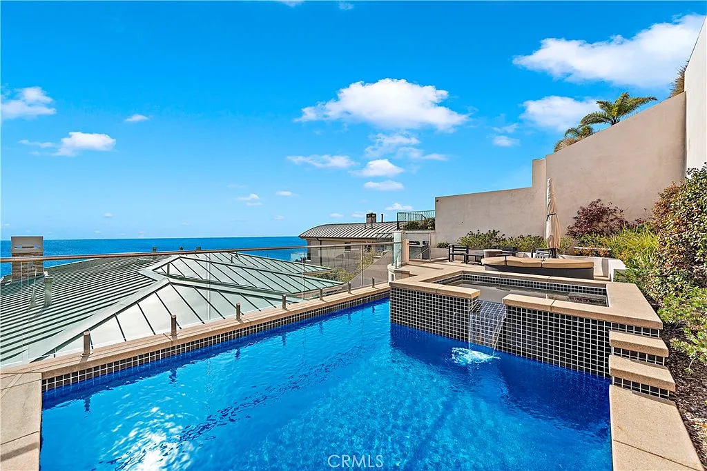 5 bed, 5.5 bath, 4161 sqft, $20,000 — Photo 2