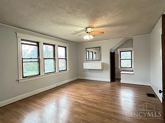 2nd image of 8265 Woodbine Ave