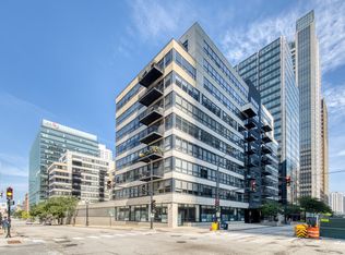 130 S Canal St APT 612, Chicago, IL 60606