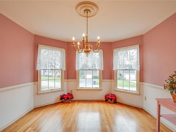 3rd image of 10900 Krossridge Cir
