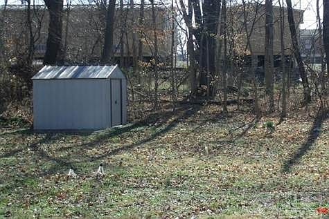 4th image of 133 East St