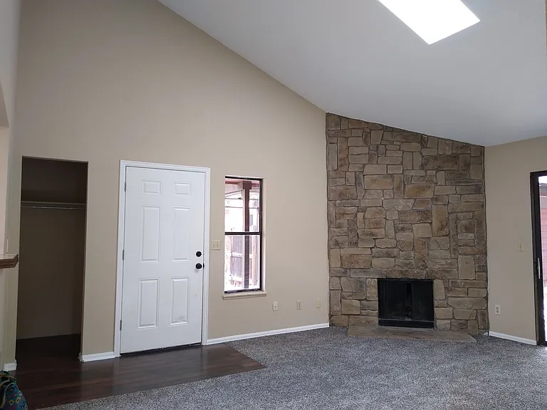 460 S Fenton St — Photo 7