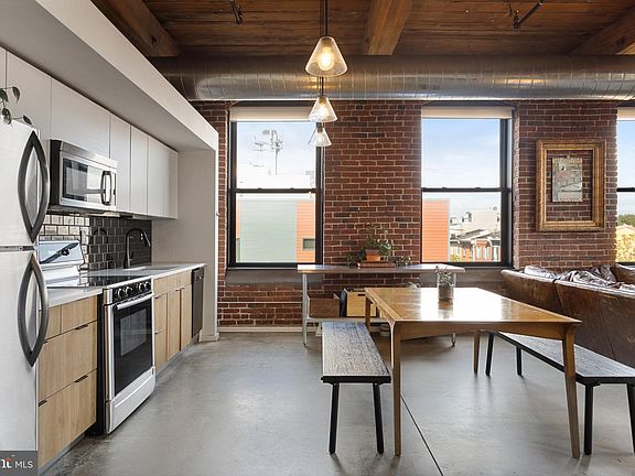 2nd image of 1714 Memphis St APT 303