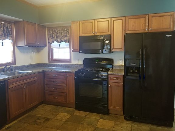 4th image of 3 Westclox Ave