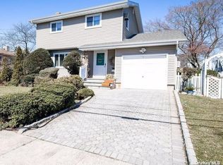 2411 Wallen Ln, Bellmore, NY 11710