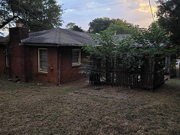 4th image of 3606 Pulaski Pike NW